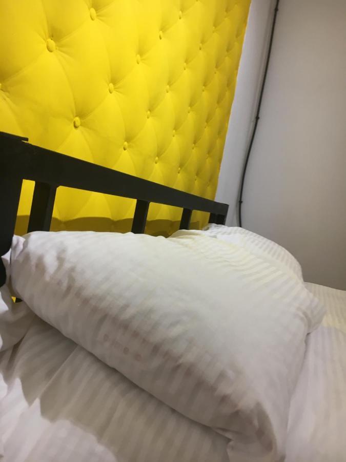 利沃夫 21/9 Baker Street旅舍 外观 照片